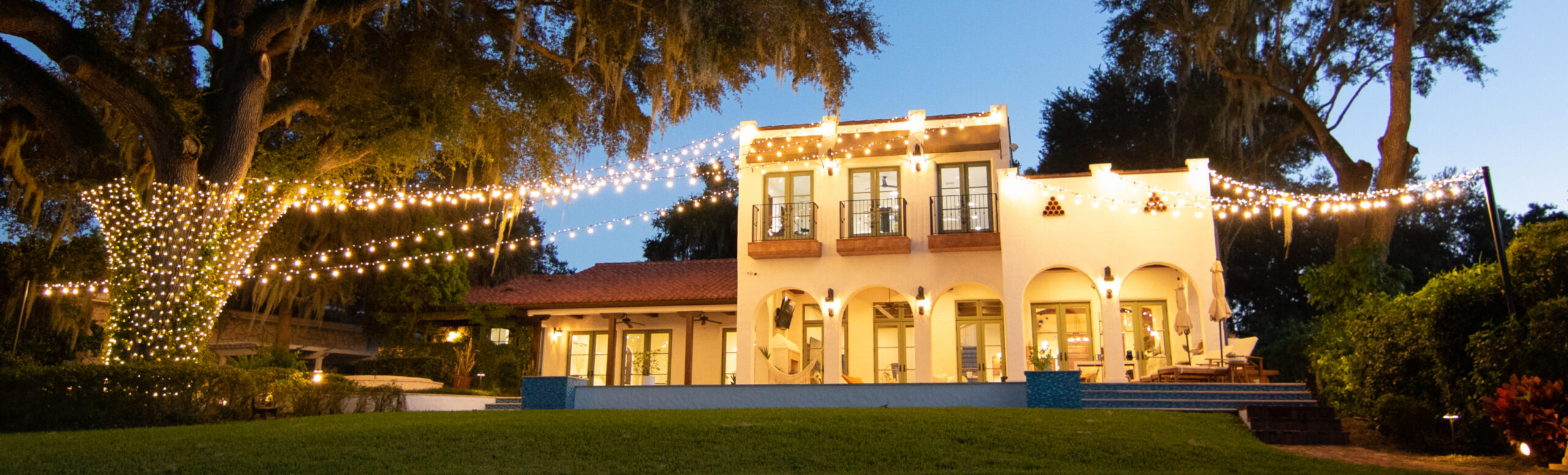 Home backyard rope lighting